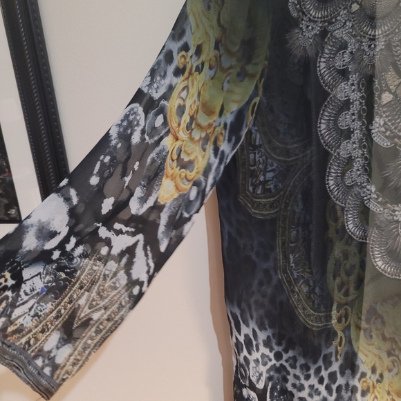 Tunic - Picture 3 of 6